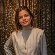 Muna Pauls Cherri en Go Broadway.