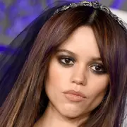 Jenna Ortega confesó lo difícil que fue para ella seguirle el ritmo a las grabaciones y entrenamientos de Merlina.