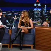 Shakira y Bizarrap en The Tonight Show Starring Jimmy Fallon.
