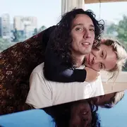 Fito Páez y Cecilia Roth, en el departamento del músico en Palermo, justo antes de El amor después del amor.