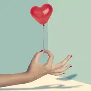 Citas fallidas: qué pasa cuando te llevan a la casa familiar y aparece el hermano.