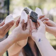 Cuarzos: estos son los 4 más efectivos para atraer el dinero a tu vida.