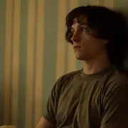 Tom Holland protagoniza la nueva peli de AppleTv+.