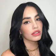 Lali probó el mate en lata en Suiza y su reacción se hizo viral.