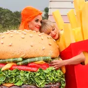 Luego de años de rumores, las cantantes se unieron para enviar un mensaje de apoyo y tolerancia a la comunidad LGBTIQ+.