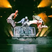 Epik High durante su recital en Sacramento.