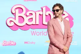 Michael Cera en la premiere de "Barbie" en The Shrine Auditorium en Los Angeles. 