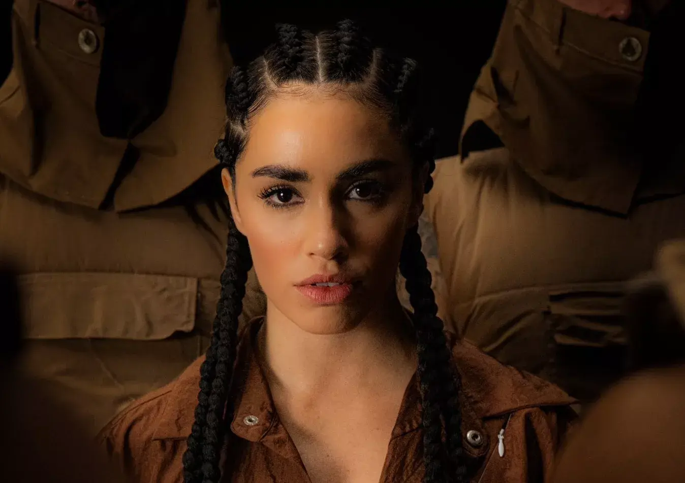 Lali Espósito anticipa "Quiénes son?, su videoclip con Moria Casán.