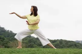 Tai chi, una de las terapias alternativas que recomienda la OMS.