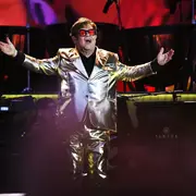 Elton John durante su show en Glastonbury.