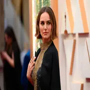 Natalie Portman fue vista sin anillo de bodas en el día de su aniversario.