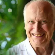 Bert Hellinger es el padre de las constelaciones familiares.