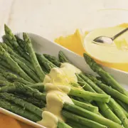 Espárragos, una de las verduras de estación recomendada.