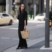 Canasta de mimbre, el accesorio de la temporada.