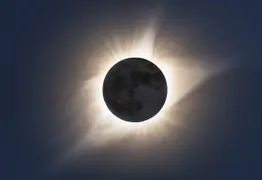 Este es el momento en que la corona del sol es visible al 100% de su totalidad.