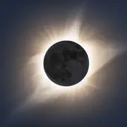 Este es el momento en que la corona del sol es visible al 100% de su totalidad.