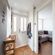 Feng shui: esto debés poner detrás de la puerta para atraer abundancia.