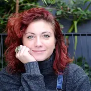 6 cortes para pelo con rulos, que la rompen.