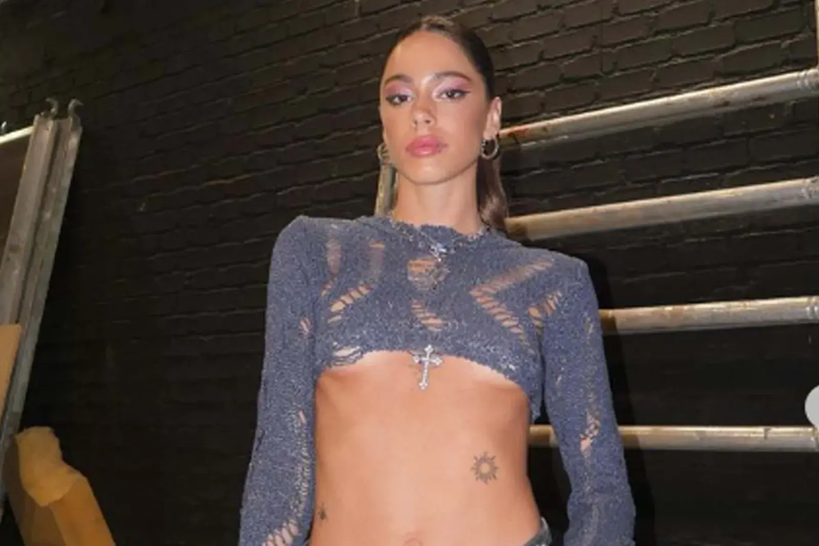El look de Tini para la Bresh.