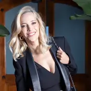 Luisana Lopilato compartió con sus seguidores lo que lleva en su cartera e hizo un guiño a su país natal