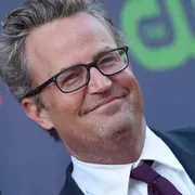 A los 54 años años falleció Matthew Perry.