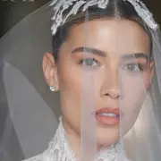 La hija de Luis Miguel enamoró a todos con el diseño que eligió para su gran casamiento en La Toscana.