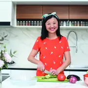 Kari Gao ya tiene nombre para su restaurante de comida china.