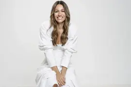 Charlamos en exclusiva con Pampita.