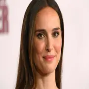 El increíble look de Natalie Portman que recordó a El Cisne Negro.