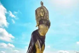 La gigante estatua en honor a Shakira que se inauguró en Barranquilla.