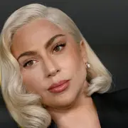 El look de Lady Gaga en la premiere de Maestro.