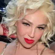 Thalía se disfrazó de Madonna para ir a uno de sus conciertos y sorprendió a sus seguidores