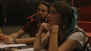 Ben Platt y Molly Gordon, dos instructores muy dedicados.