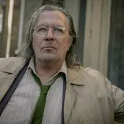 Slow Horses tiene 3 temporadas y ya está disponible en AppleTv+.