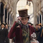 Timothée Chalamet es un joven Willy Wonka.