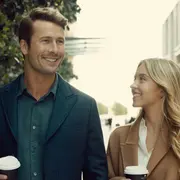 Enredos y romance en Con todos menos contigo.