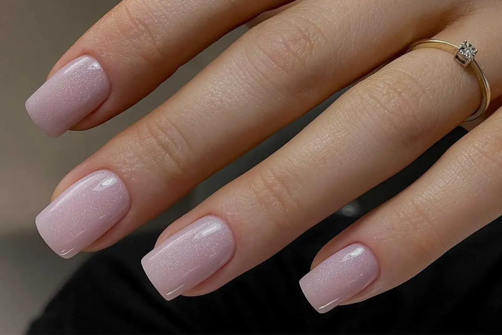 Uñas rosa caramelo, la tendencia del momento que causa furor
