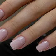 Uñas rosa caramelo, la tendencia del momento que causa furor