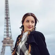 Las espectaculares fotos de Emilia Mernes en París.