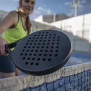 Pádel: beneficios de este deporte para las mujeres.