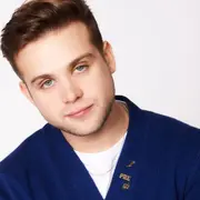 Leo Woodall es sel protagonista de One Day, la serie romántica de Netflix que es tendencia.