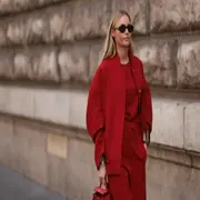 El rojo rubú es uno de los colores del 2024.