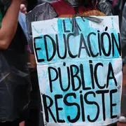 Jornada de paro y protesta a marcha a Plaza Pizzurno en reclamo por el desfinanciamiento educativo del gobierno de Javier Milei.