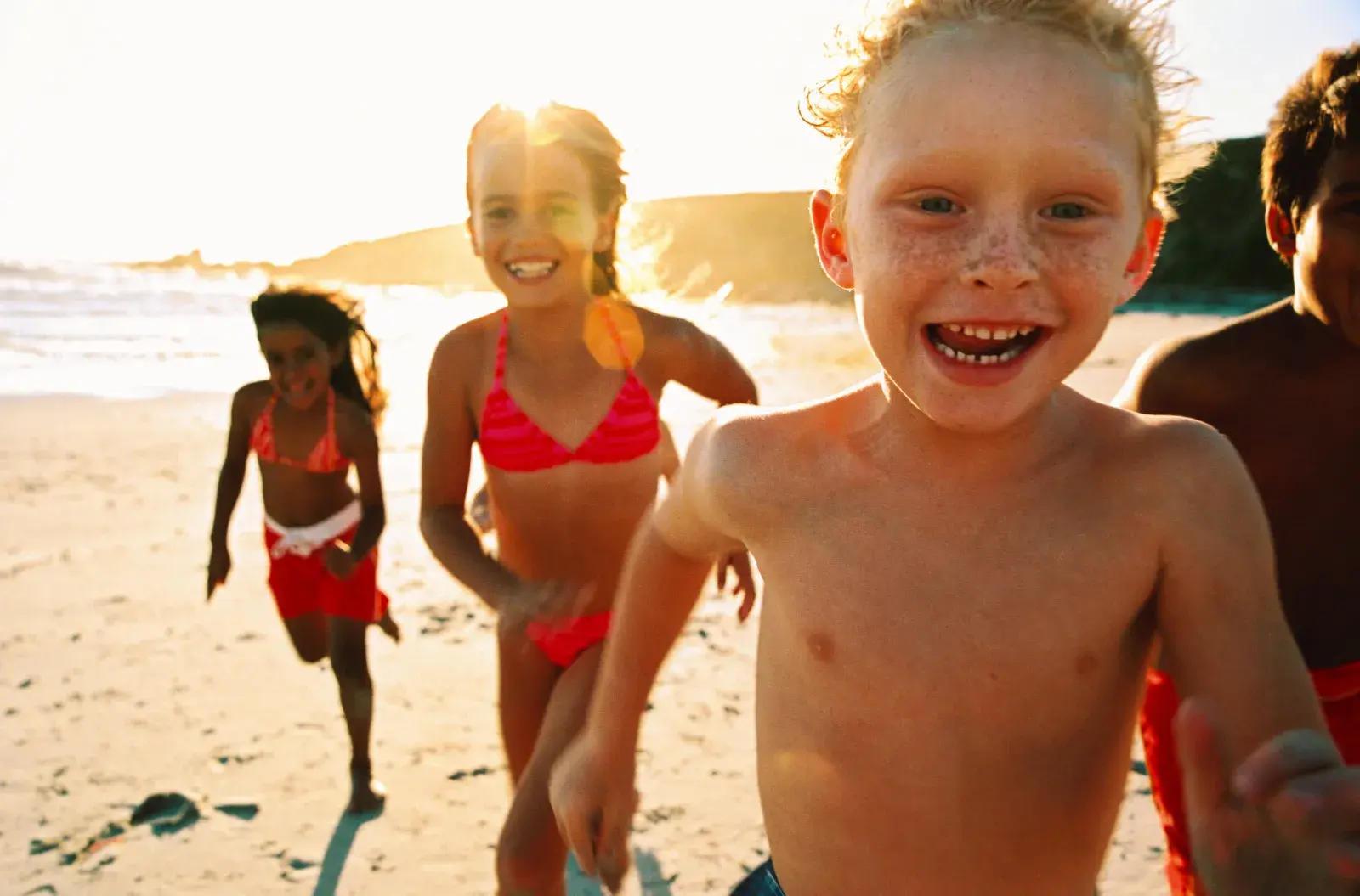 Cómo proteger a los niños durante la temporada de lluvias? - Plasticaucho