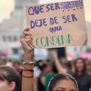 Reclamos en la marcha del 8M.