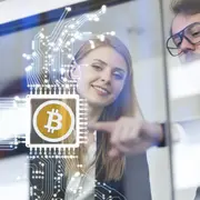 Dos personas interactúan con tecnología