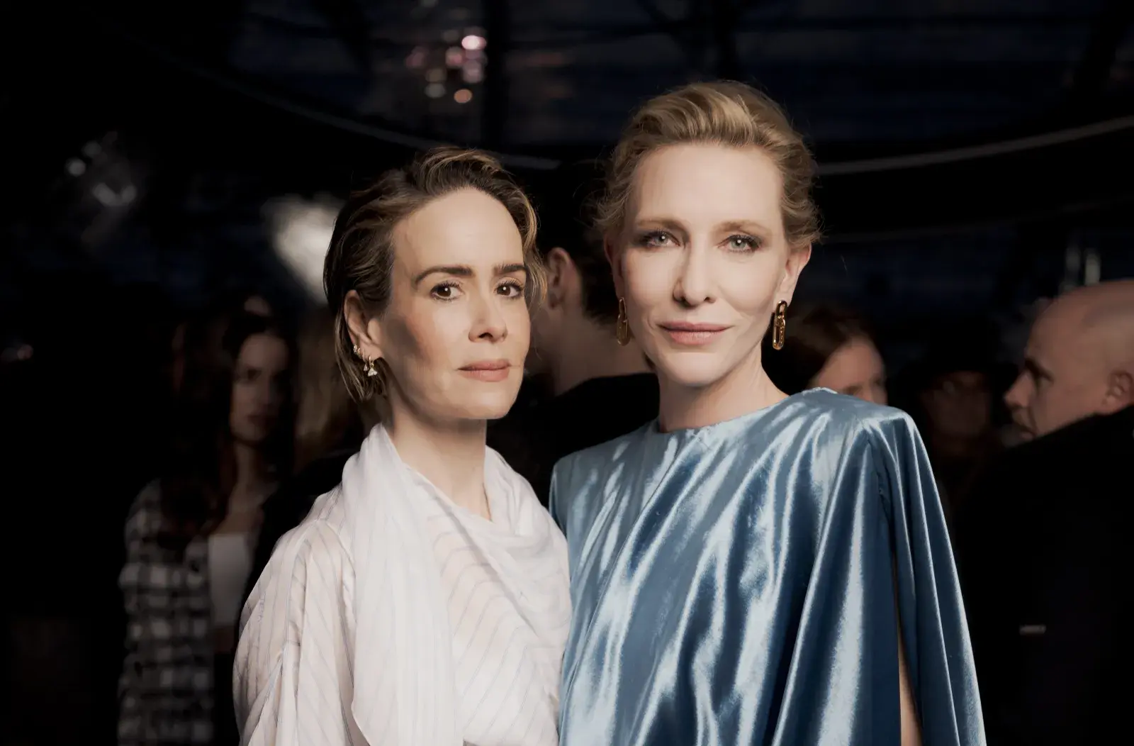 Sarah Paulson y Cate Blanchett en el desfile de Louis Vuitton en la Semana de la Moda en París.