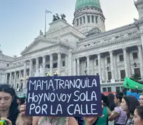 Una de las consignas del 3J: Contra la crueldad de un gobierno que no entrega alimentos a los comedores populares y se vanagloria de eso