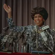 Regina King interpreta a Shirley Chisholm, una pionera de la política estadounidense.