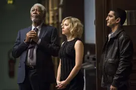 Scarlett Johansson y Morgan Freeman trabajaron juntos en una película en 2014.